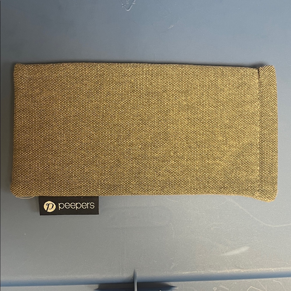Peepers Gray Eyeglass Case